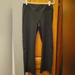 NWOT Gaiam flare yoga pants large